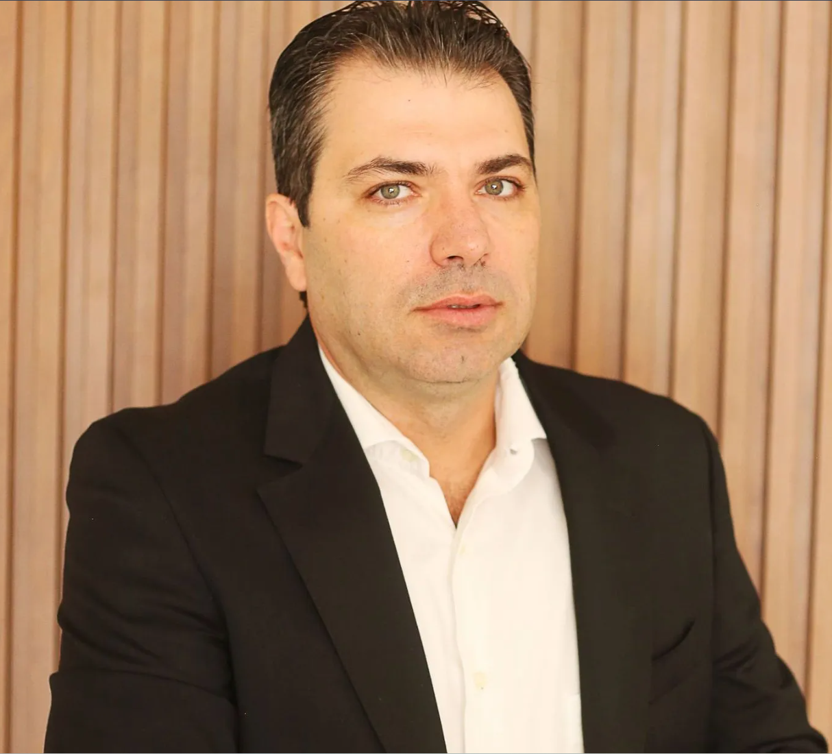 Retrato do Dr. Vivalde Faria Lobato Neto, cirurgião torácico